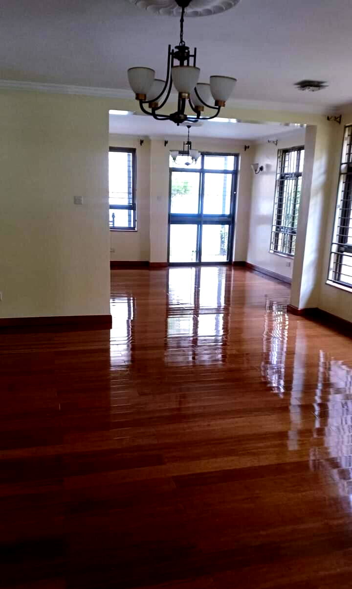 6-Bed Townhouse with Shared Pool & DSQ - Lavington Gated Estate
