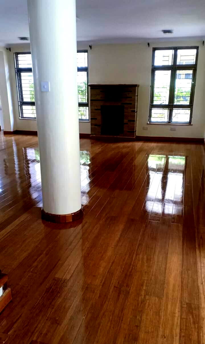 6-Bed Townhouse with Shared Pool & DSQ - Lavington Gated Estate
