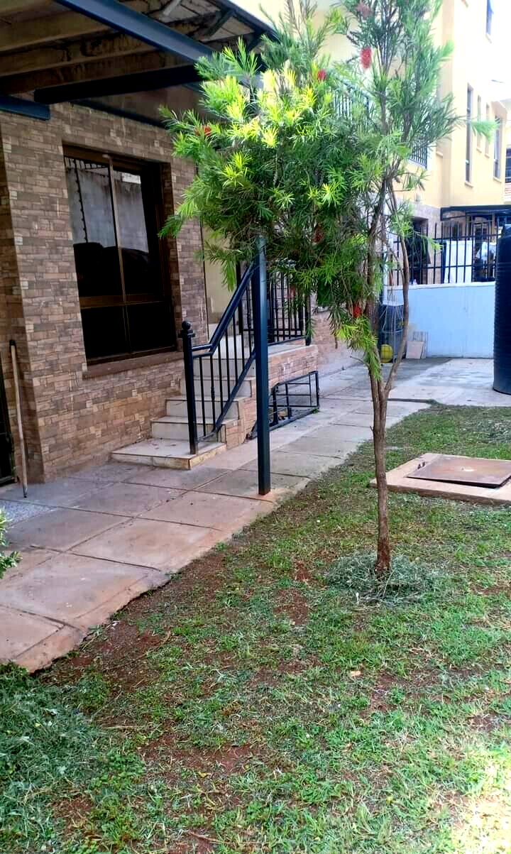 6-Bed Townhouse with Shared Pool & DSQ - Lavington Gated Estate