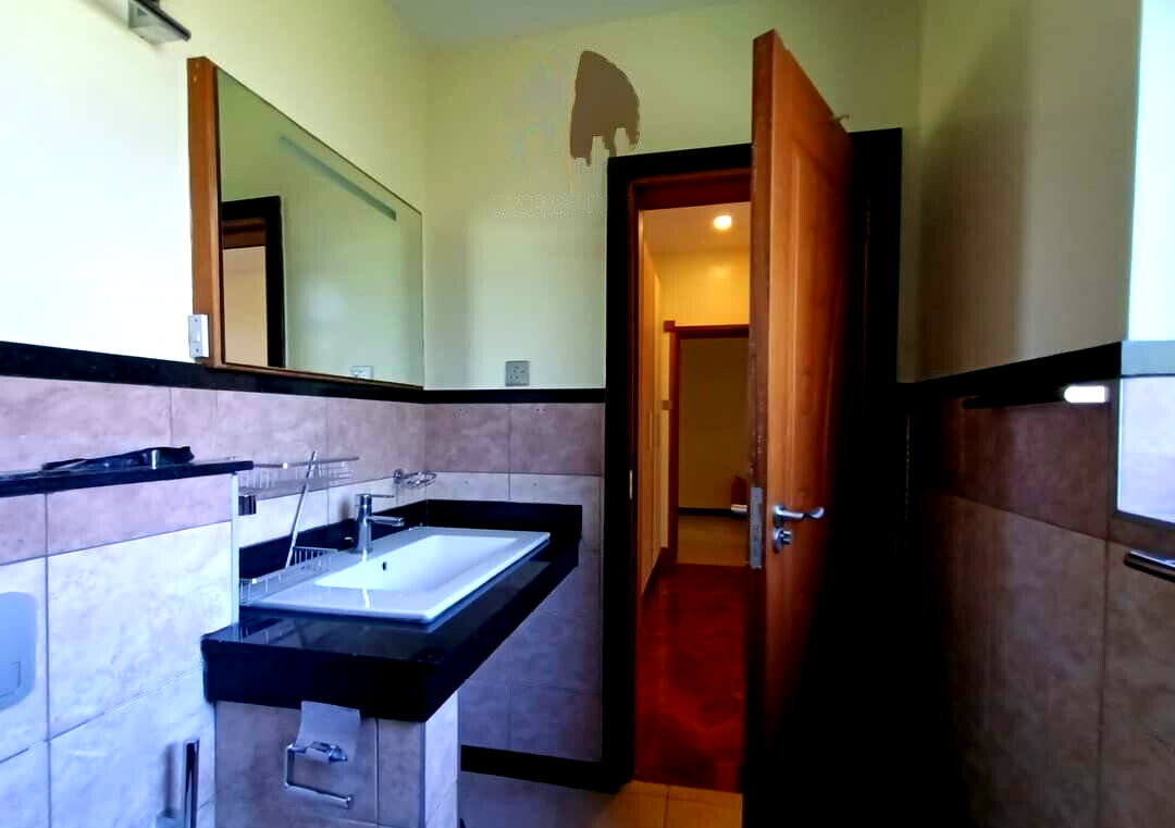 5-Ensuite Townhouse with Rooftop Garden Terrace - Lavington
