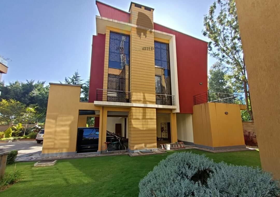 5-Ensuite Townhouse with Rooftop Garden Terrace - Lavington