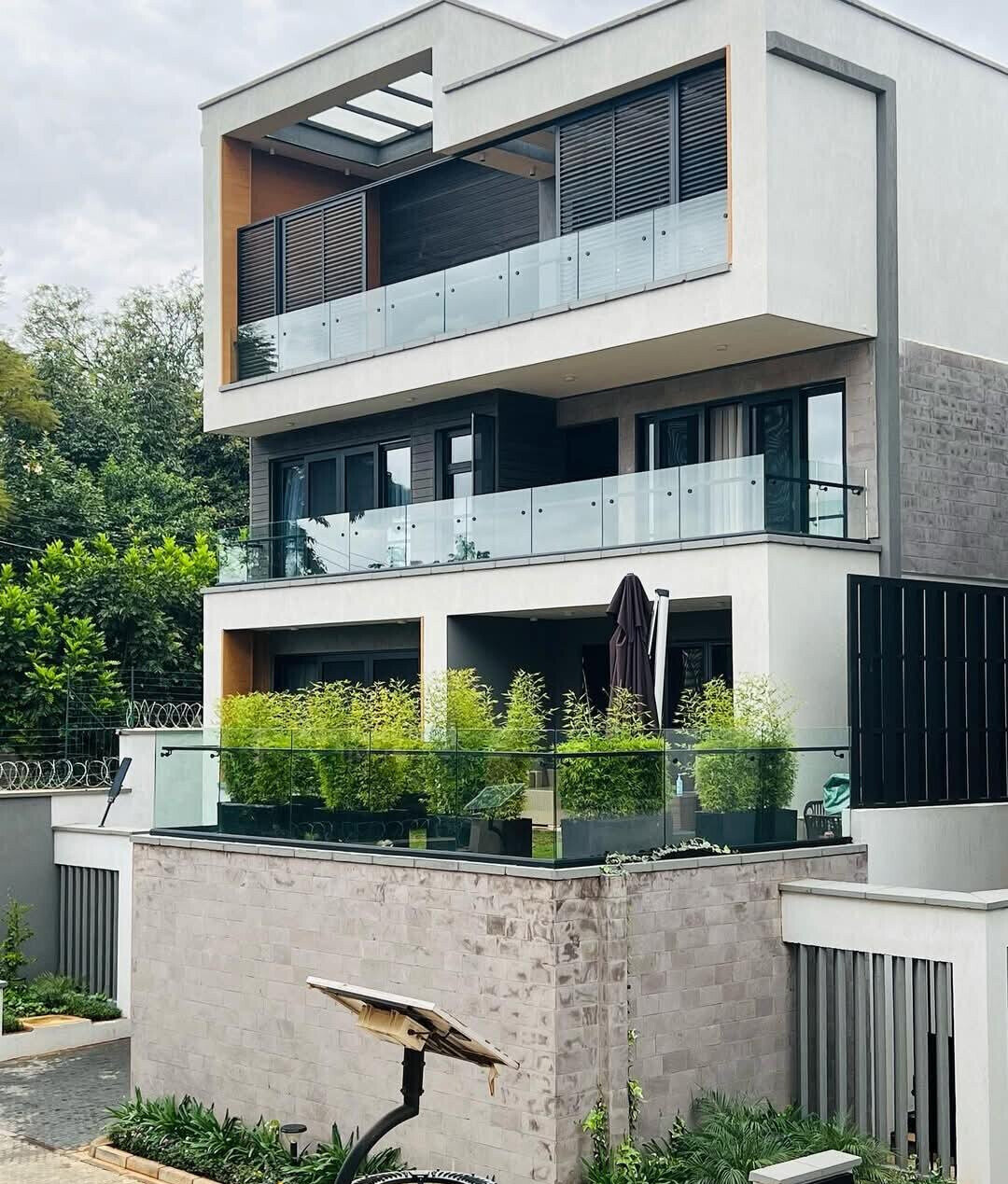 Smart Villa with Lift, Gym & Pool - Lavington