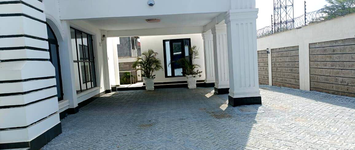 Palatial 6-Bed All-Ensuite Mansion with Boardroom & Gym – Karen