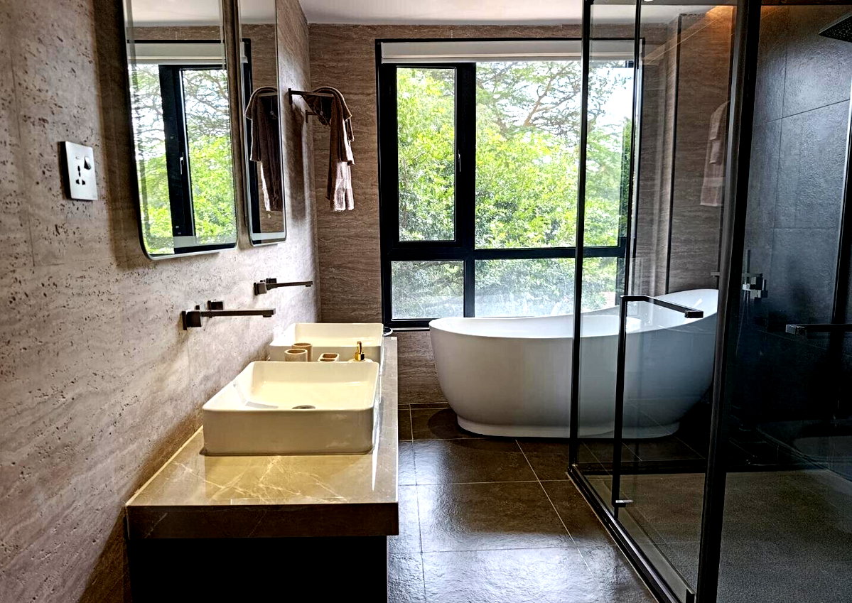 4 En-Suite Bedrooms with Office & Study - Kilimani