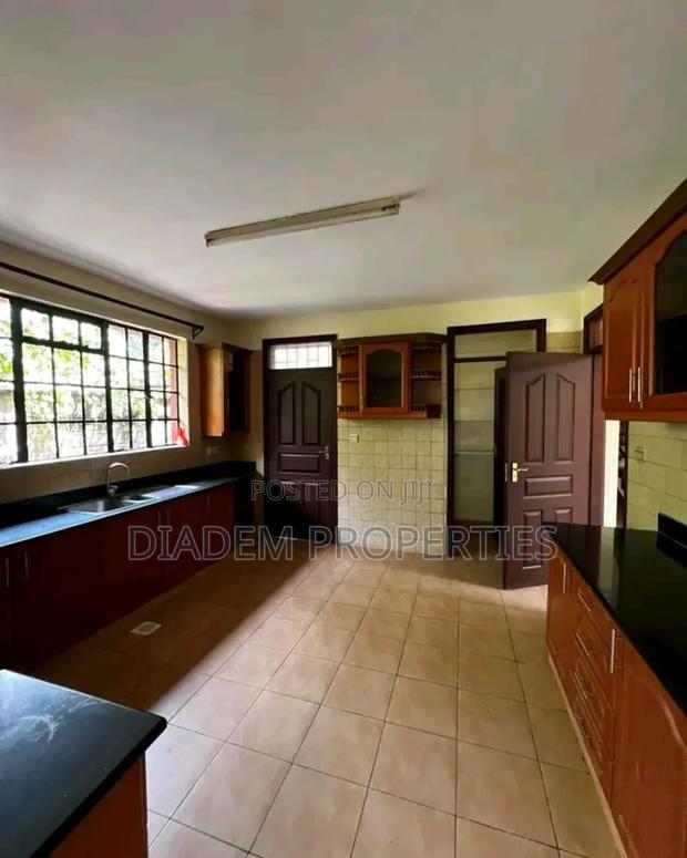 4bdrm Townhouse / Terrace in Riara, Lavington for rent