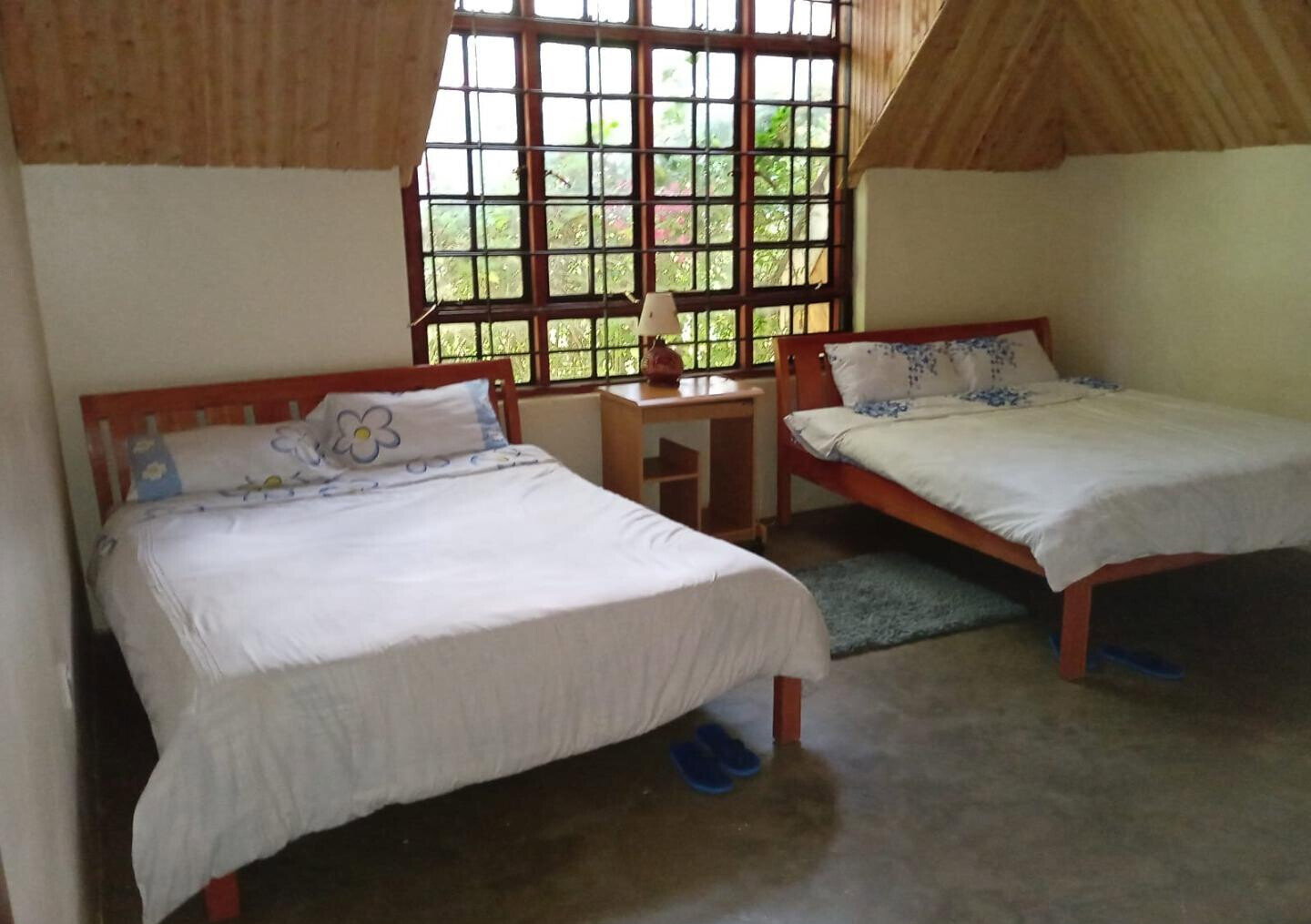 European-Style 6BR Townhouse on ½ Acre - Ngong