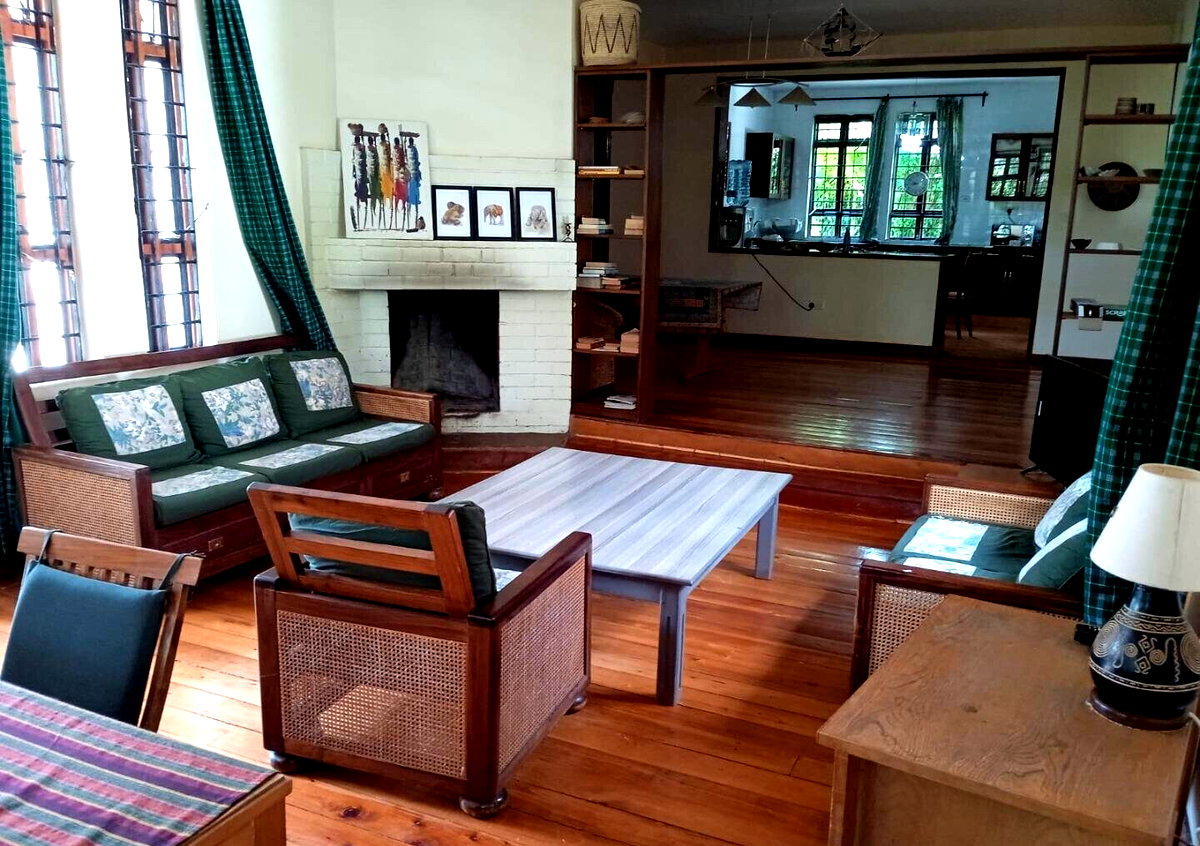 European-Style 6BR Townhouse on ½ Acre - Ngong