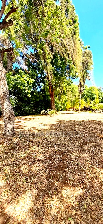 For Sale One Acre Land Nyali - Image 1