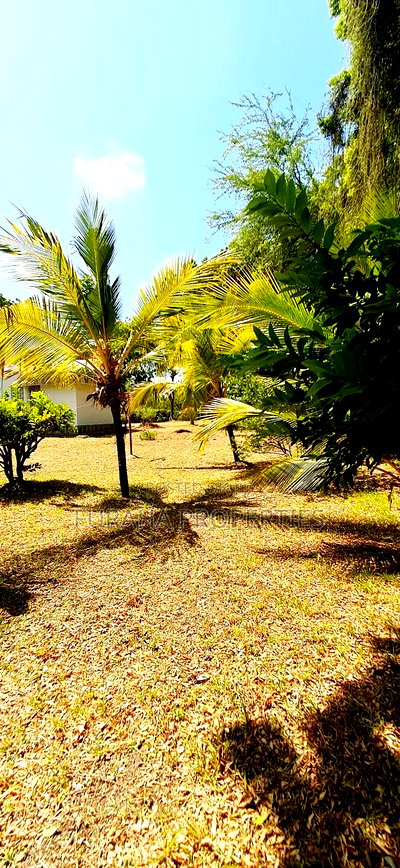 For Sale One Acre Land Nyali - Image 5