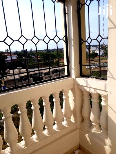 For Sale 2 Bedrooms Flat Nyali - Image 2