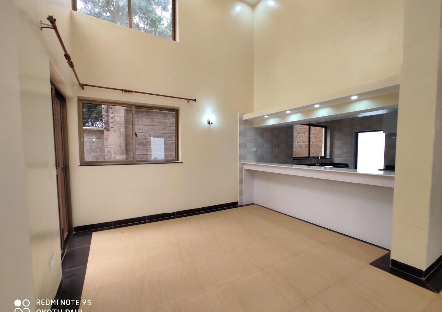 5-Ensuite Townhouse with Rooftop Terrace & Jacuzzi - Lavington