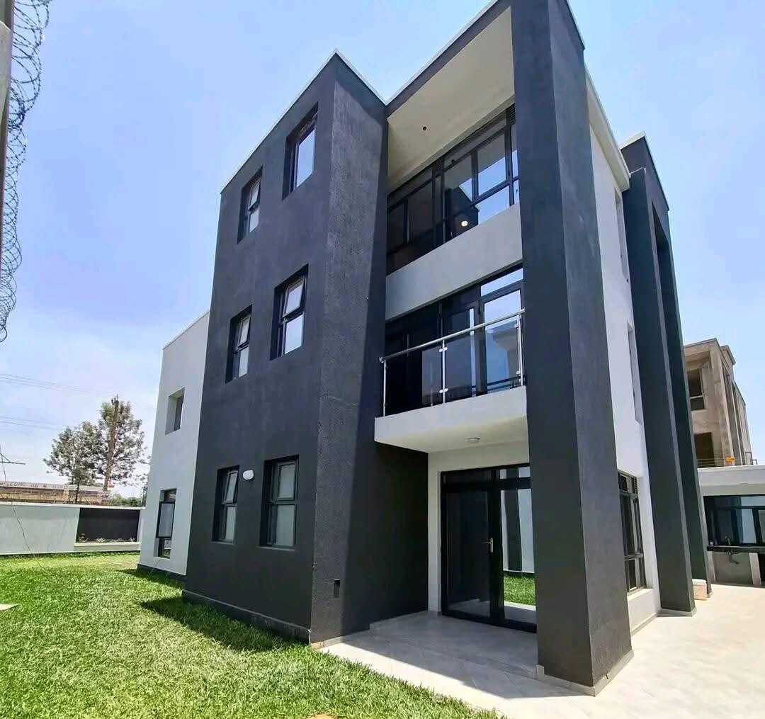 4BR All-Ensuite Townhouse with Office & Roof Terrace - Mugutha, Ruiru