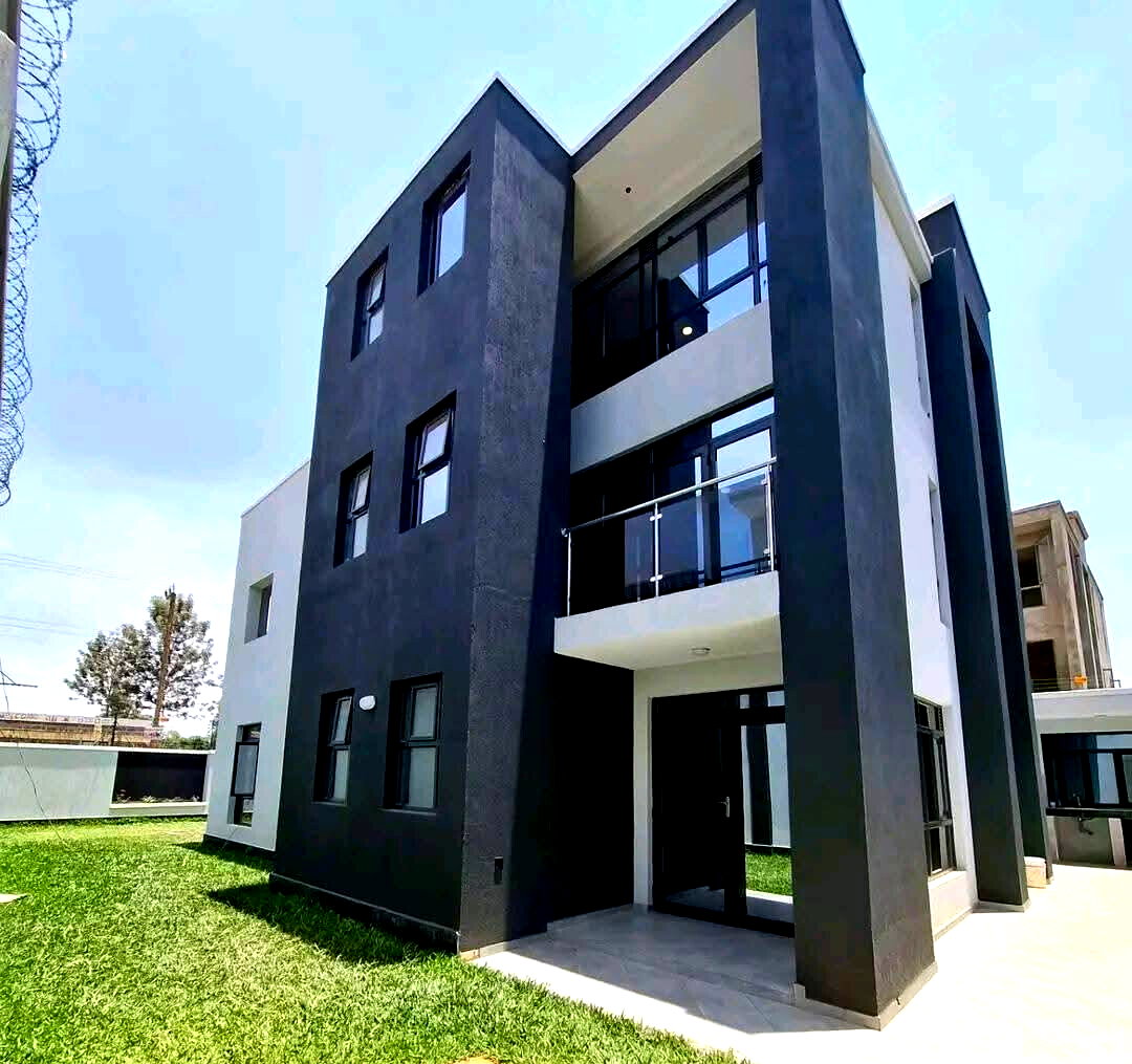 4BR All-Ensuite Townhouse with Office & Roof Terrace - Mugutha, Ruiru