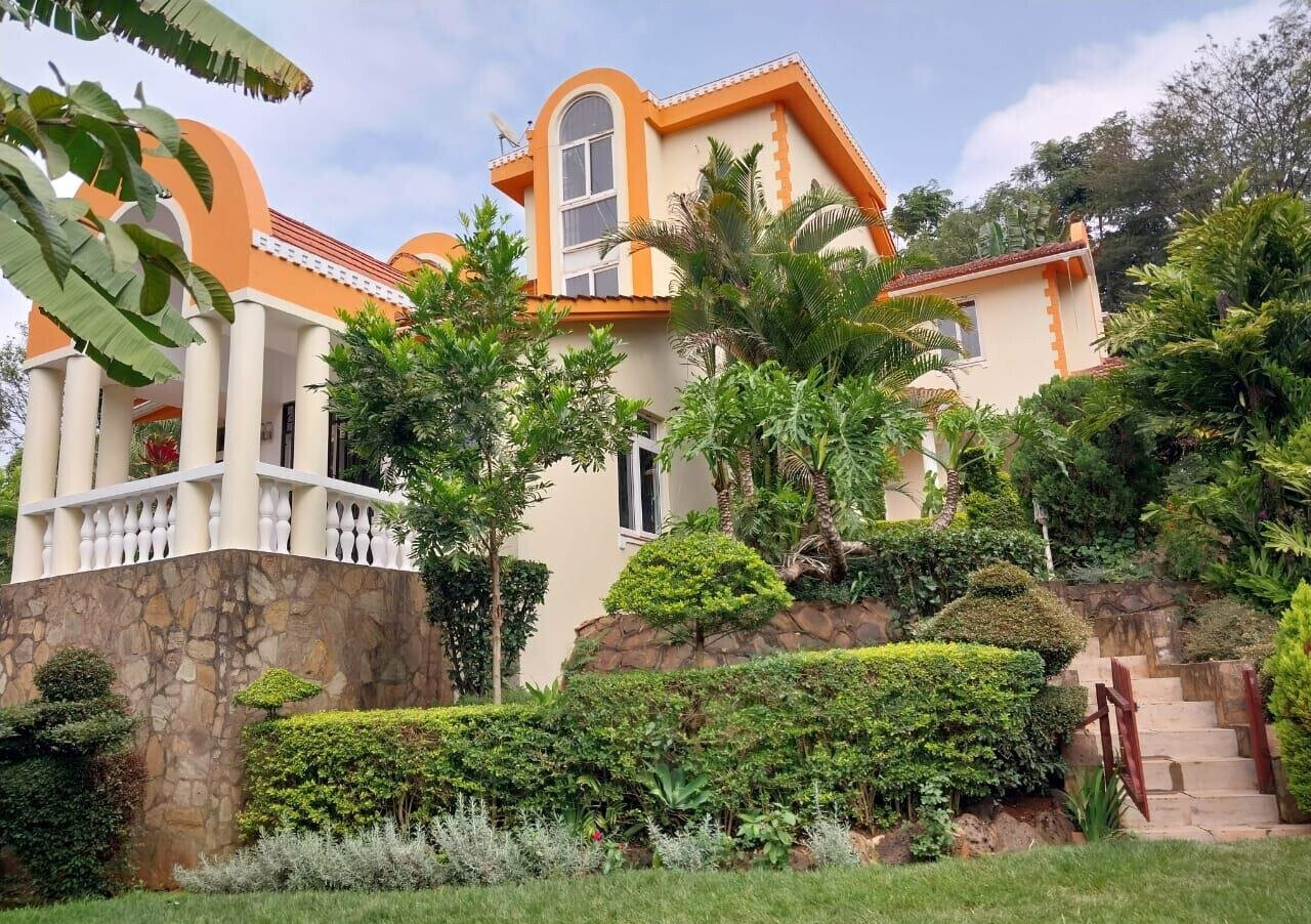 4-Ensuite Townhouse with Pool & Rooftop Terrace - Thigiri