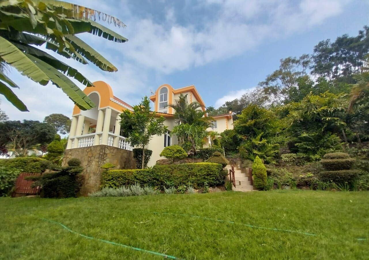 4-Ensuite Townhouse with Pool & Rooftop Terrace - Thigiri