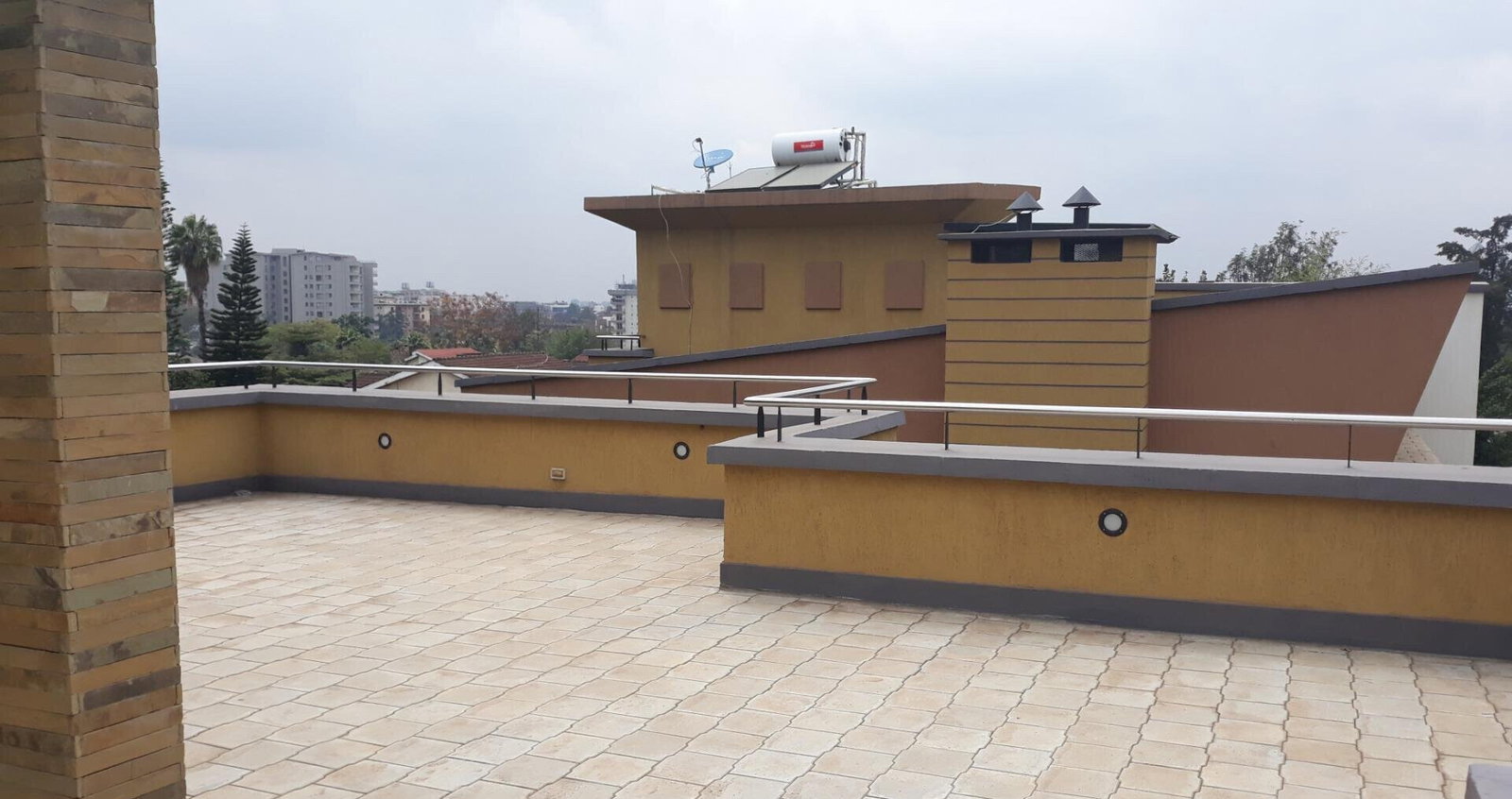 5-Ensuite Townhouse with Rooftop Garden Terrace & DSQ - Lavington