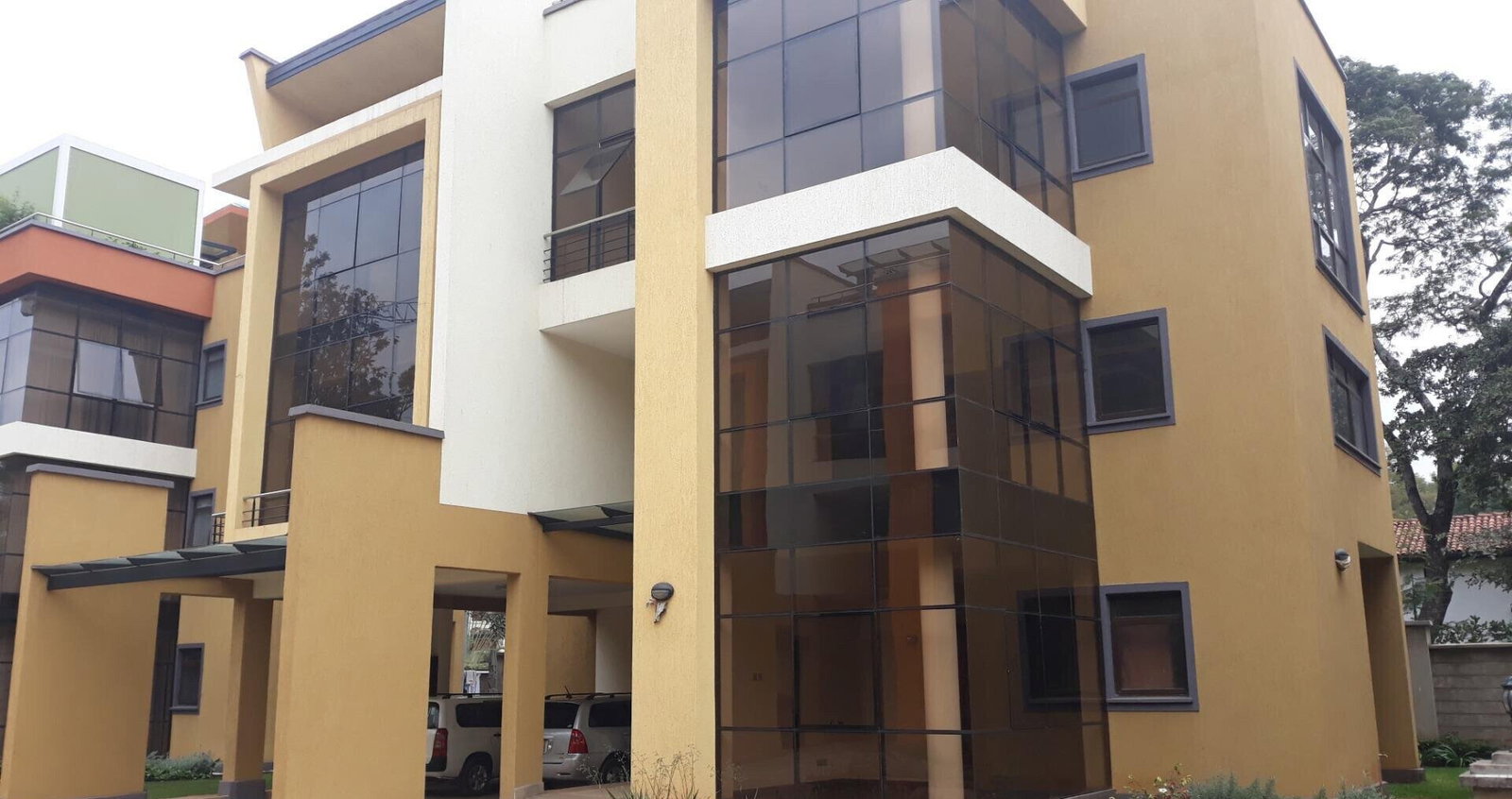 5-Ensuite Townhouse with Rooftop Garden Terrace & DSQ - Lavington