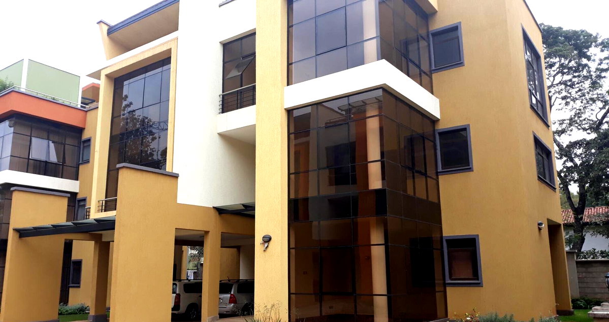 5-Ensuite Townhouse with Rooftop Garden Terrace & DSQ - Lavington