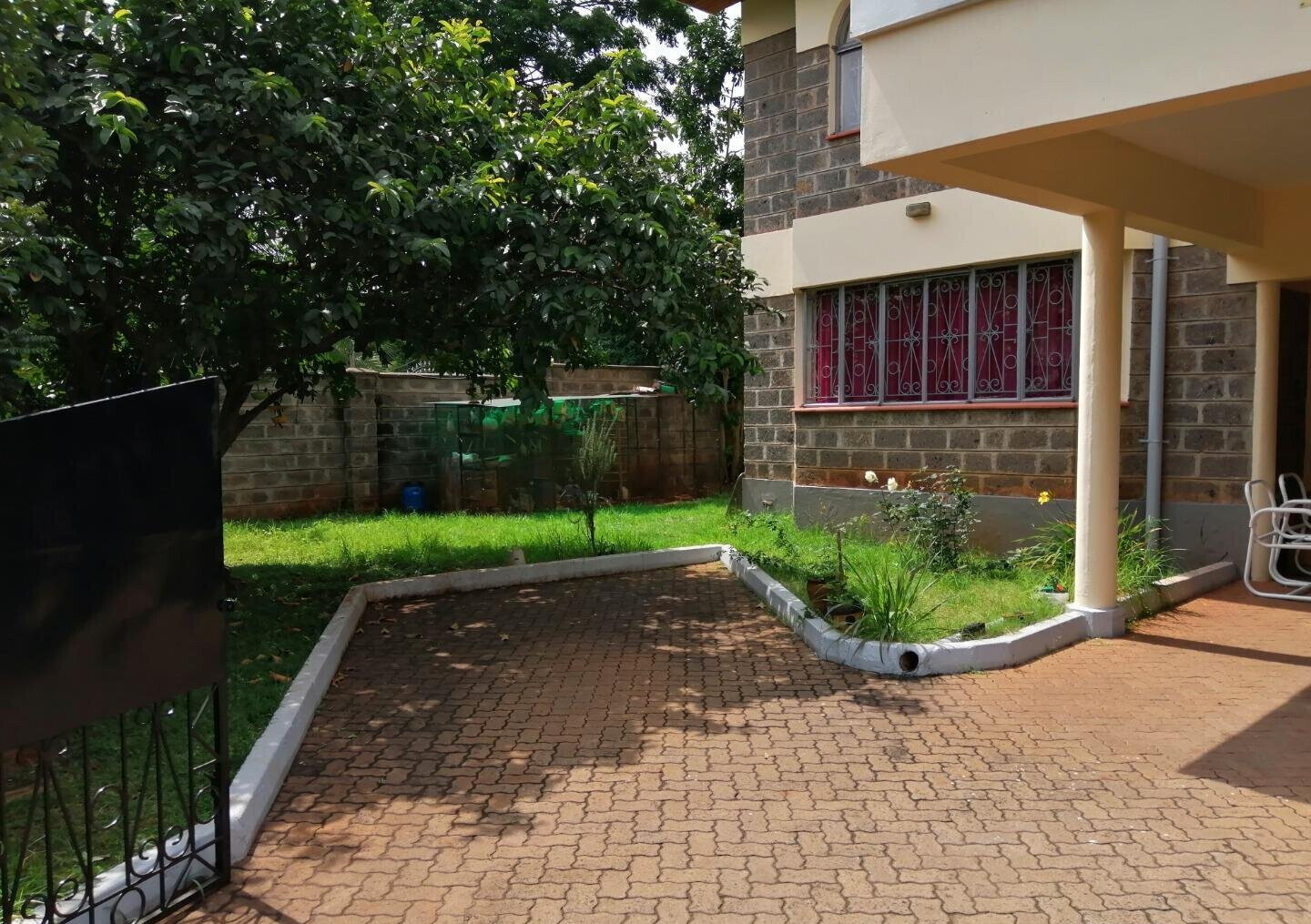 Corner Townhouse with Mature Private Garden - Lavington