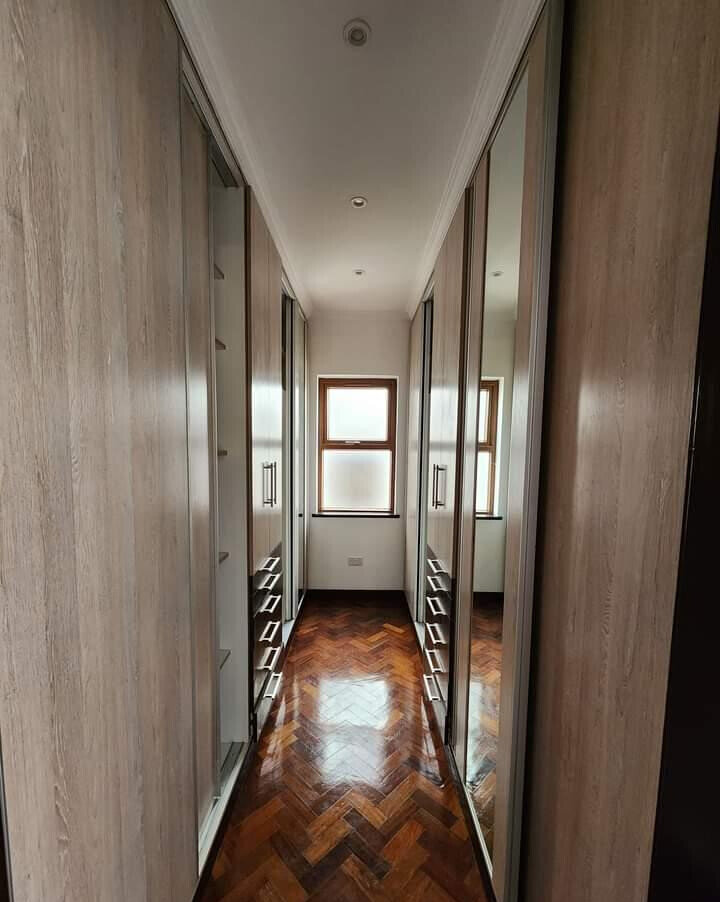 5-Ensuite Townhouse with Mahogany Finishes & DSQ - Lavington