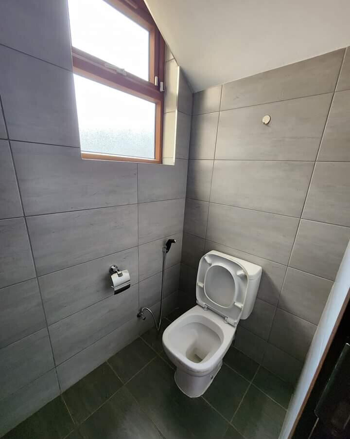 5-Ensuite Townhouse with Mahogany Finishes & DSQ - Lavington