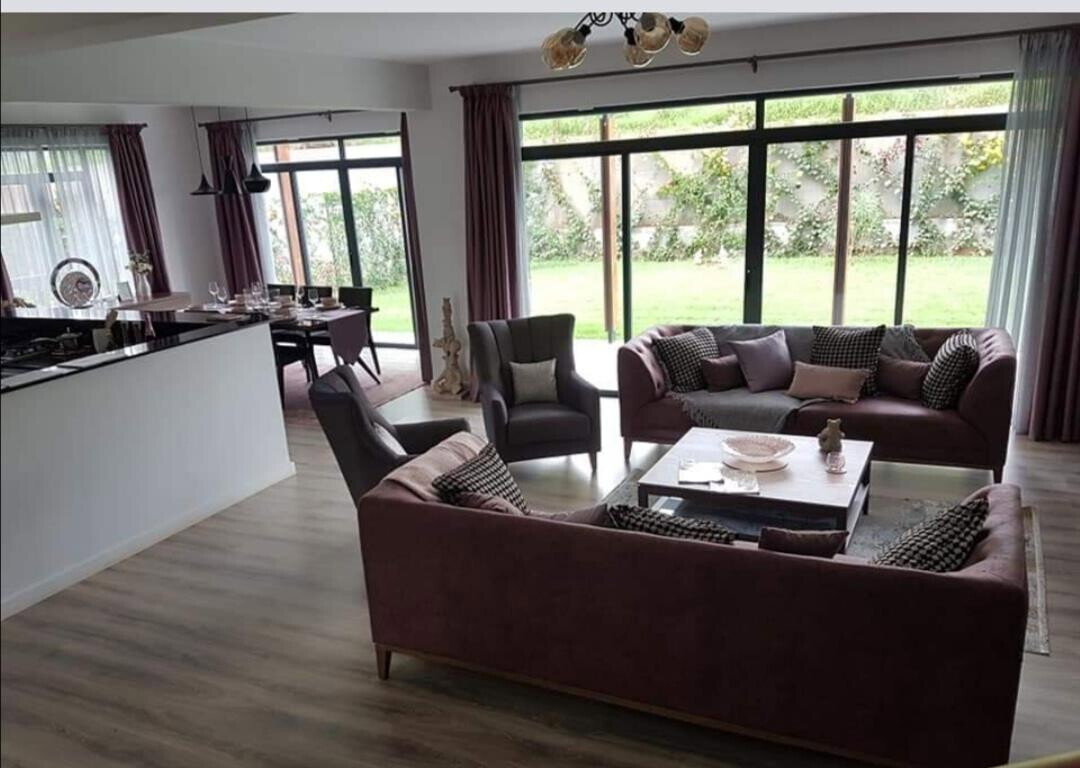 5BR Luxury Townhouse with Clubhouse & Heated Pool - Ridgeways