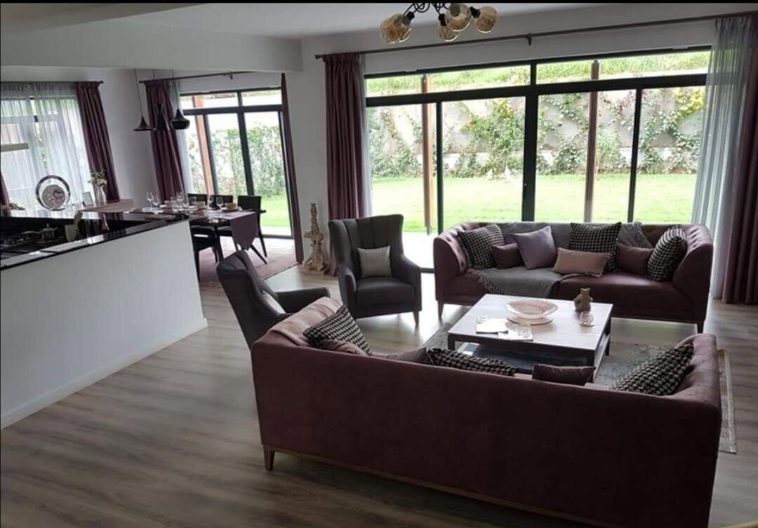 5BR Luxury Townhouse with Clubhouse & Heated Pool - Ridgeways