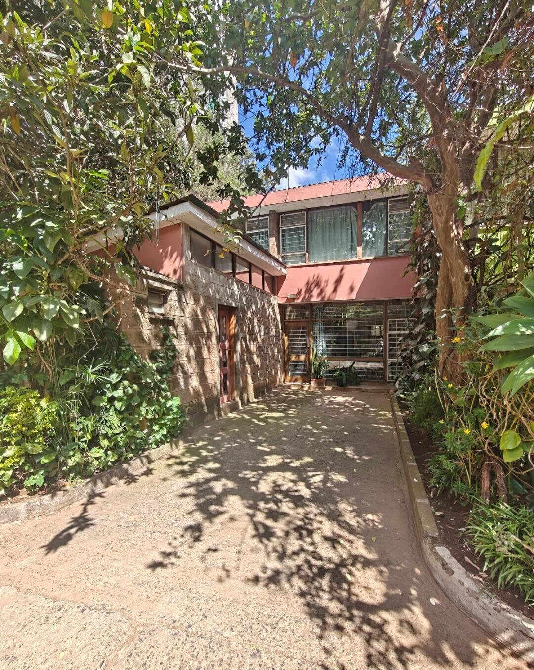3BR Gated Townhouse with Patio & Lawn - Kileleshwa