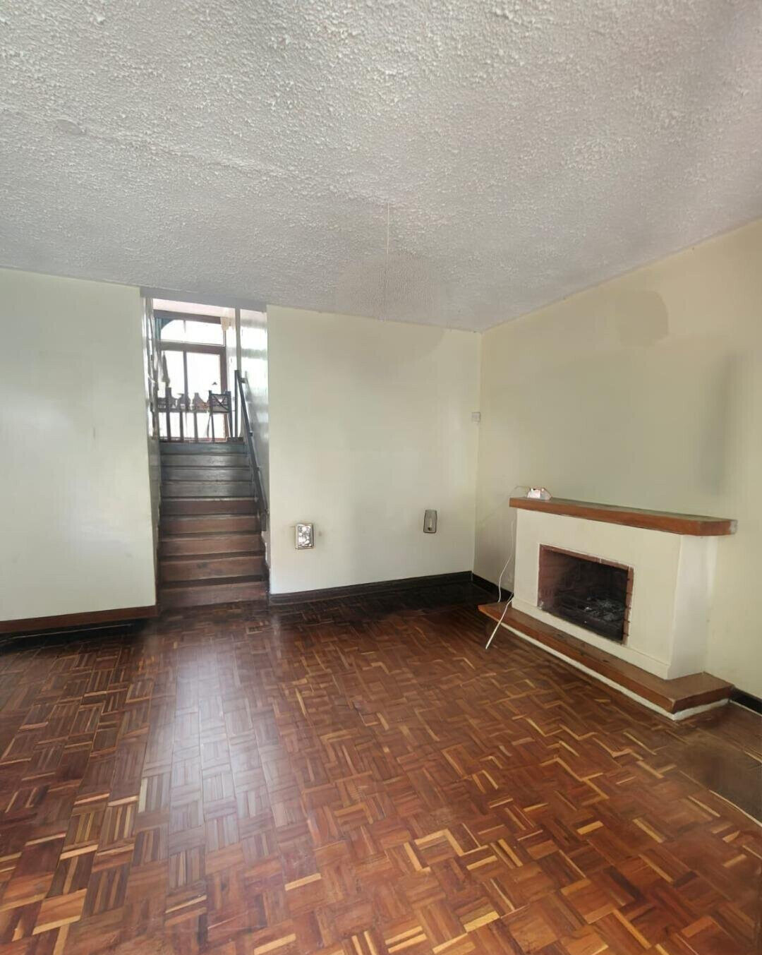 3BR Gated Townhouse with Patio & Lawn - Kileleshwa