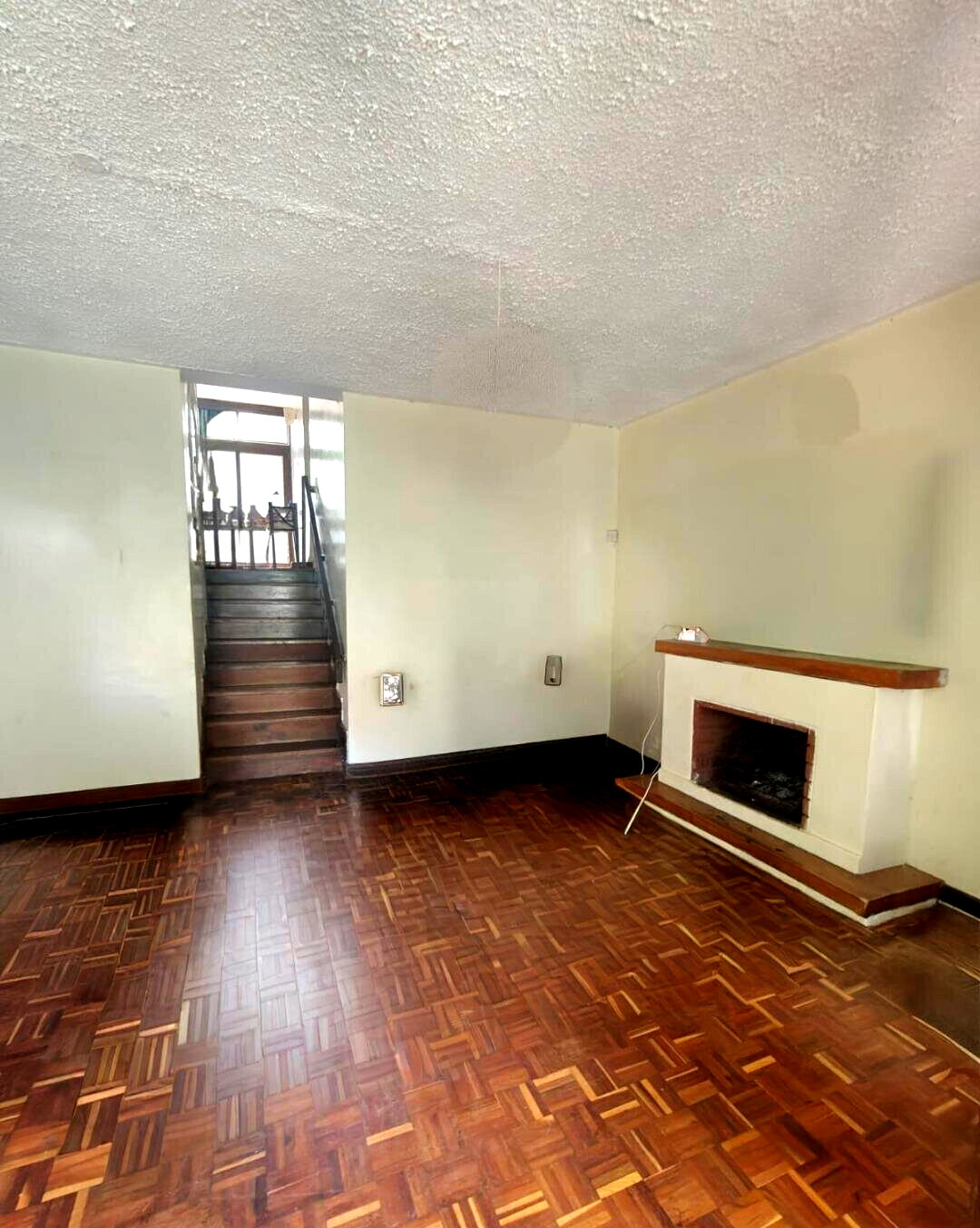 3BR Gated Townhouse with Patio & Lawn - Kileleshwa