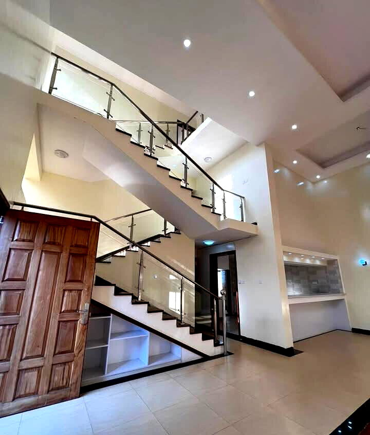 5-Ensuite Townhouse with DSQ in Pet-Friendly Gated Community - Lavington