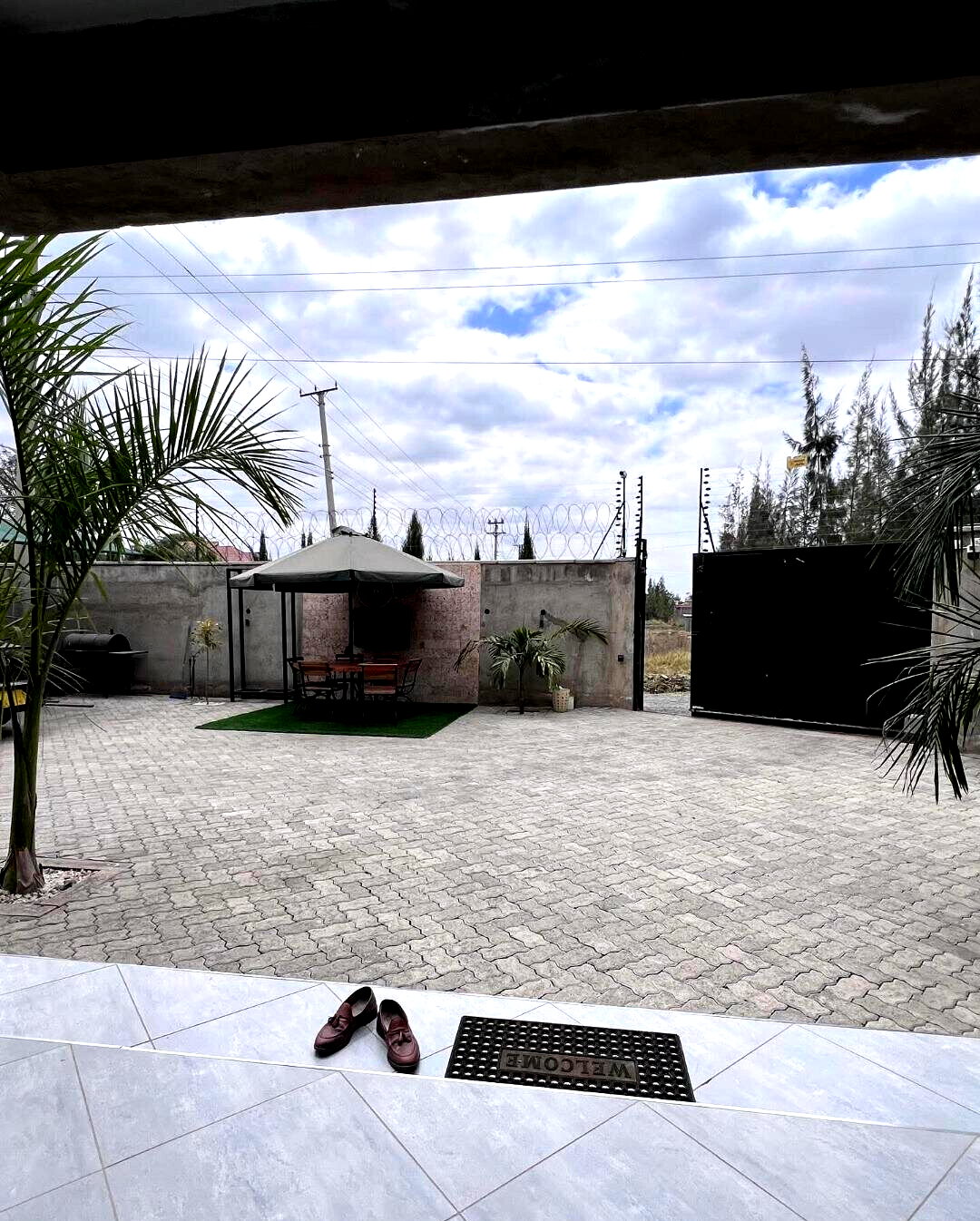 5BR All-Ensuite Townhouse with Rooftop Lounge & Gym – Katani
