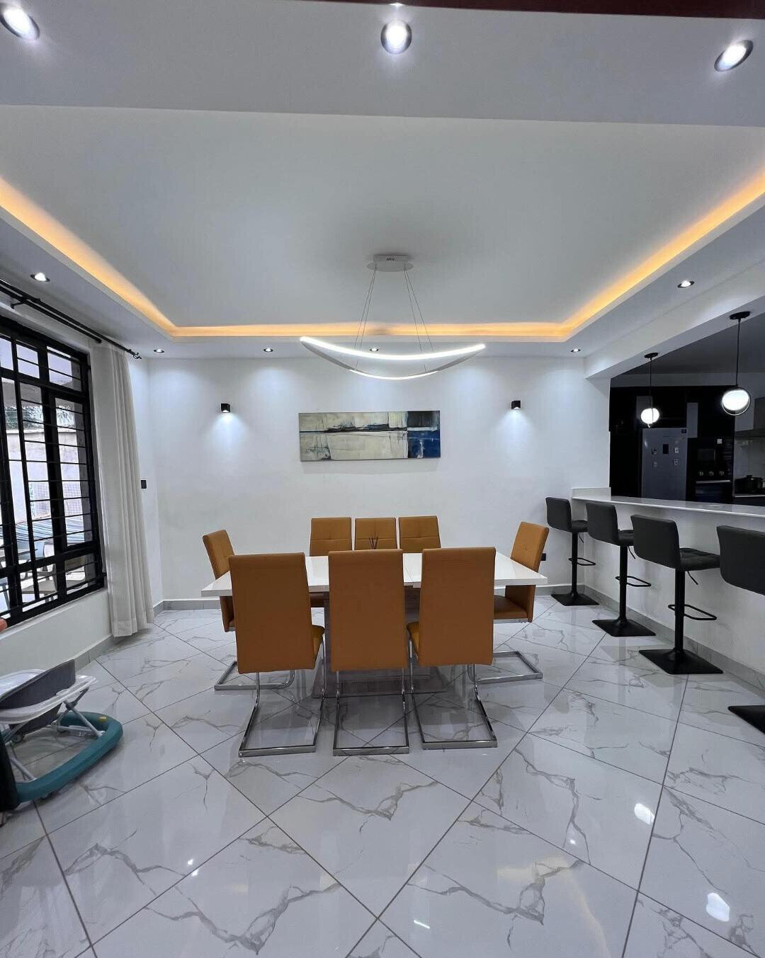 5BR All-Ensuite Townhouse with Rooftop Lounge & Gym – Katani