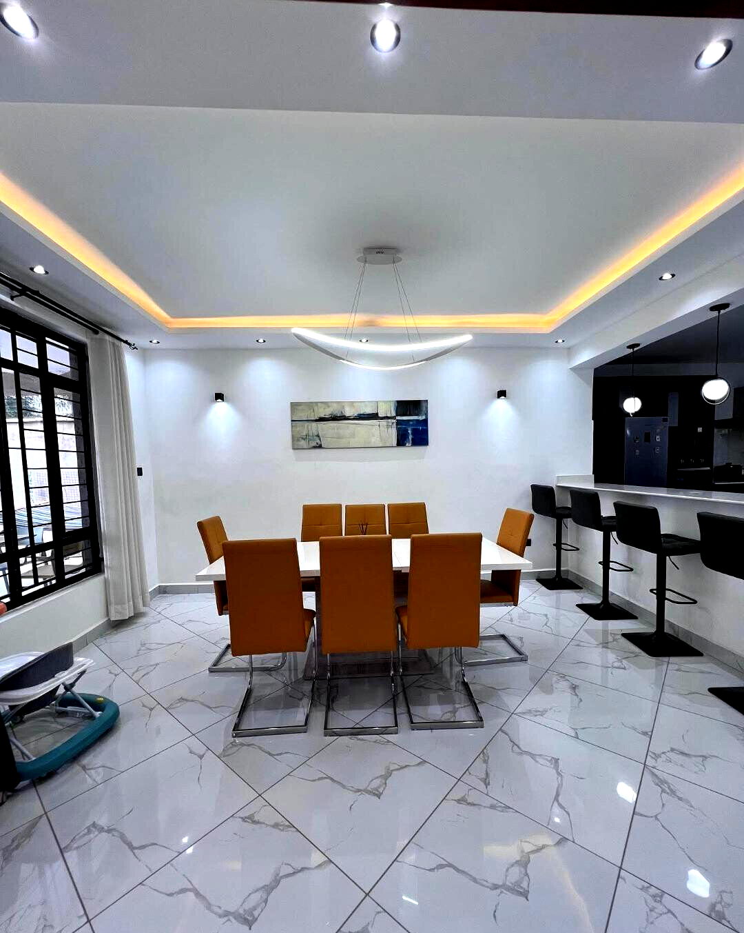 5BR All-Ensuite Townhouse with Rooftop Lounge & Gym – Katani