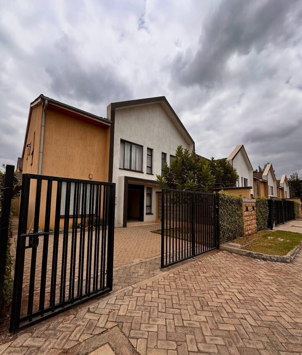 4BR Ready Townhouse with Solar Heating - Syokimau Off Katani