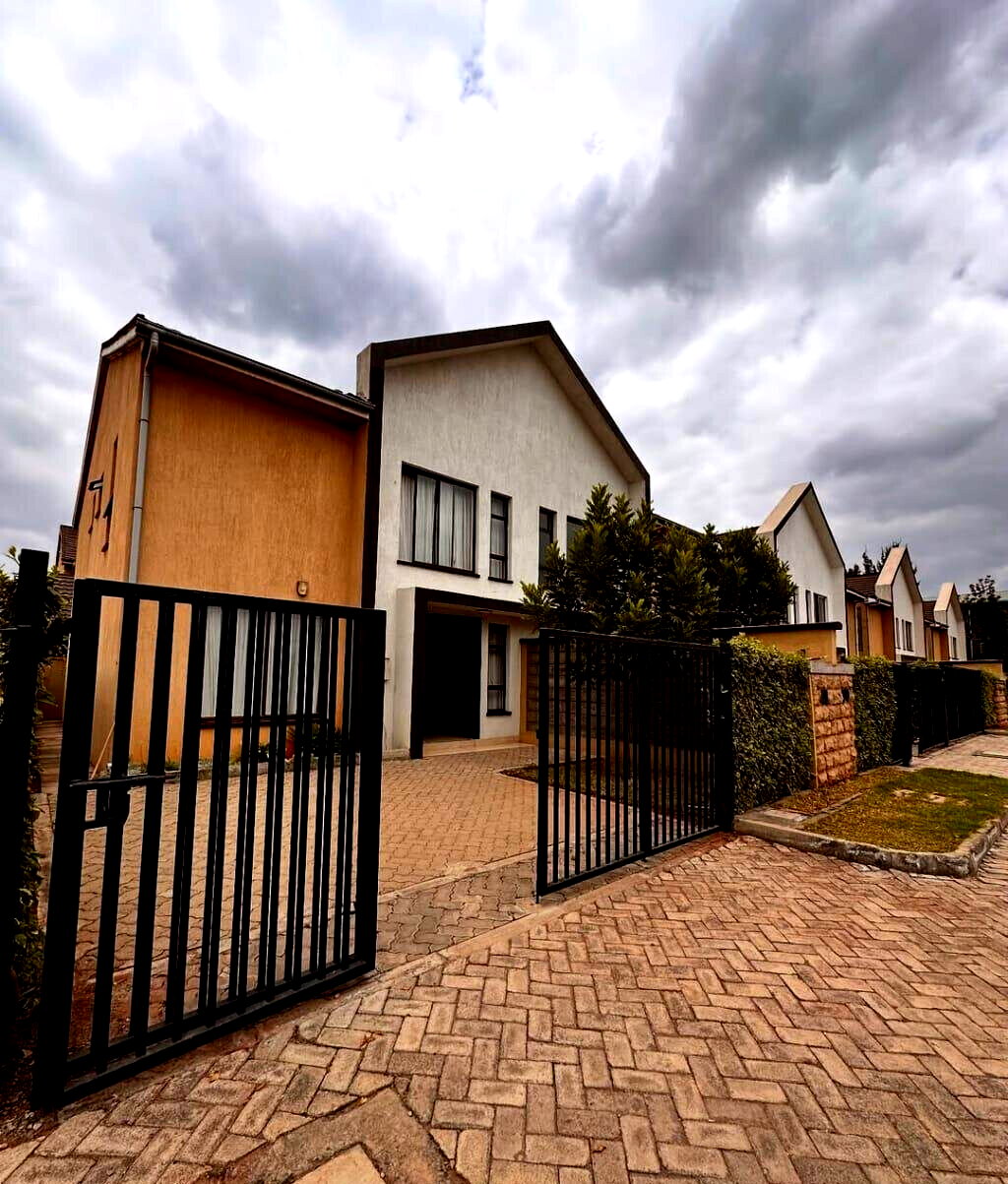 4BR Ready Townhouse with Solar Heating - Syokimau Off Katani