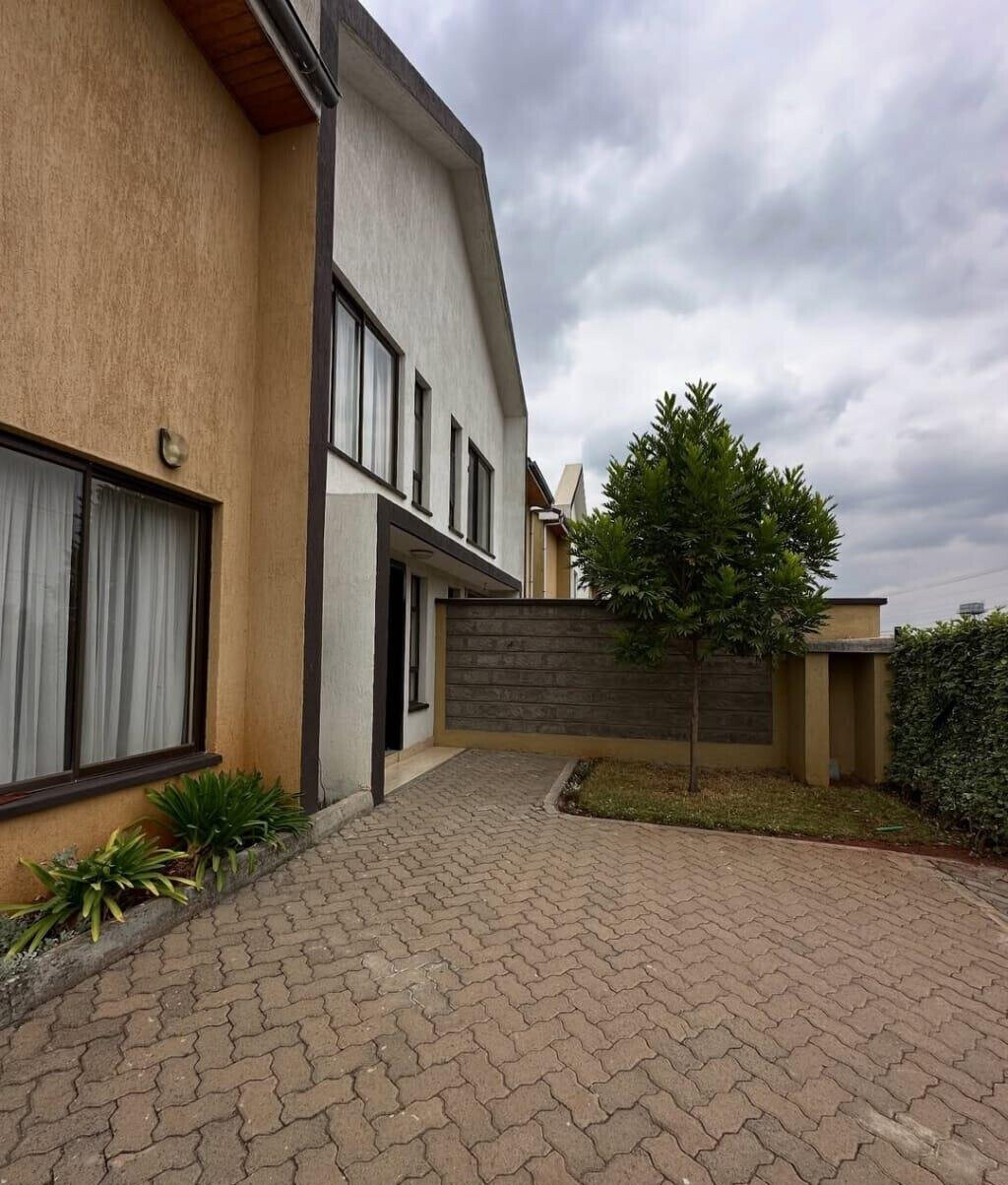 4BR Ready Townhouse with Solar Heating - Syokimau Off Katani