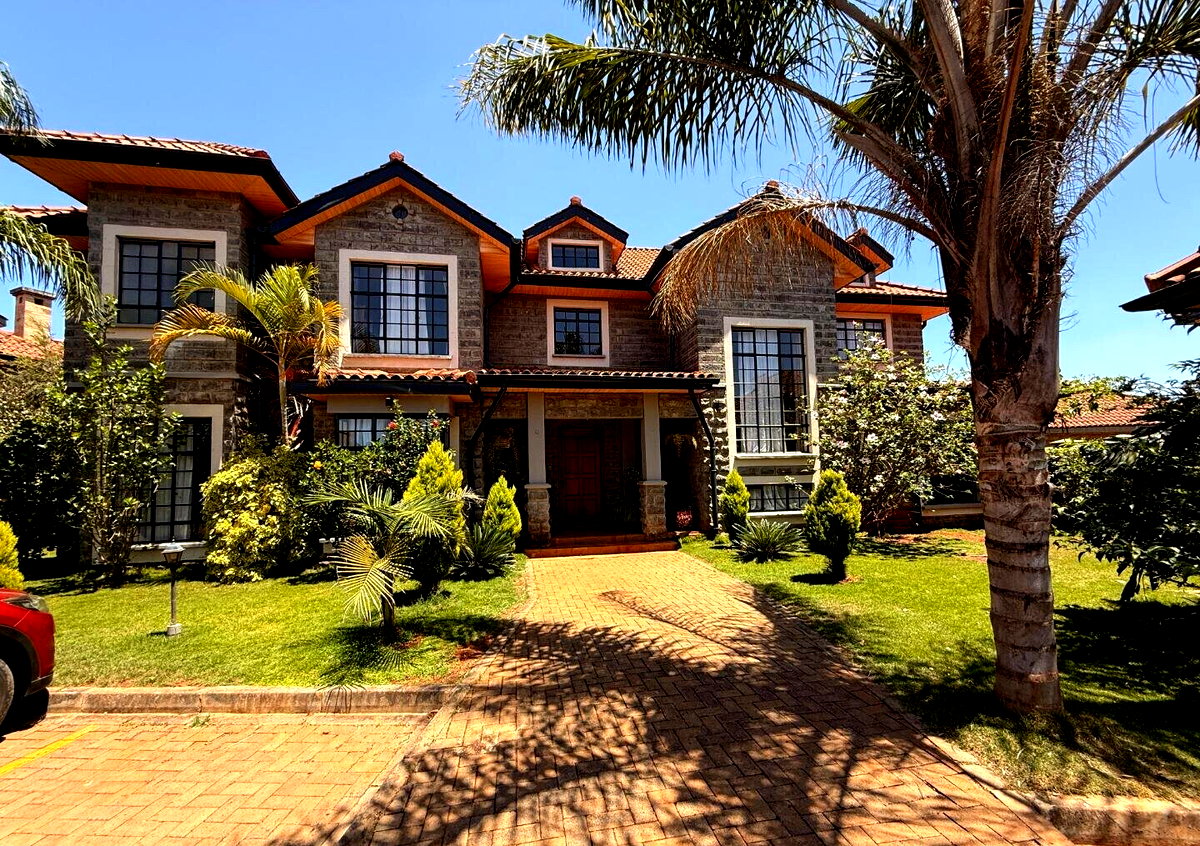 4-Ensuite Townhouse with Home Office & DSQ – Karen