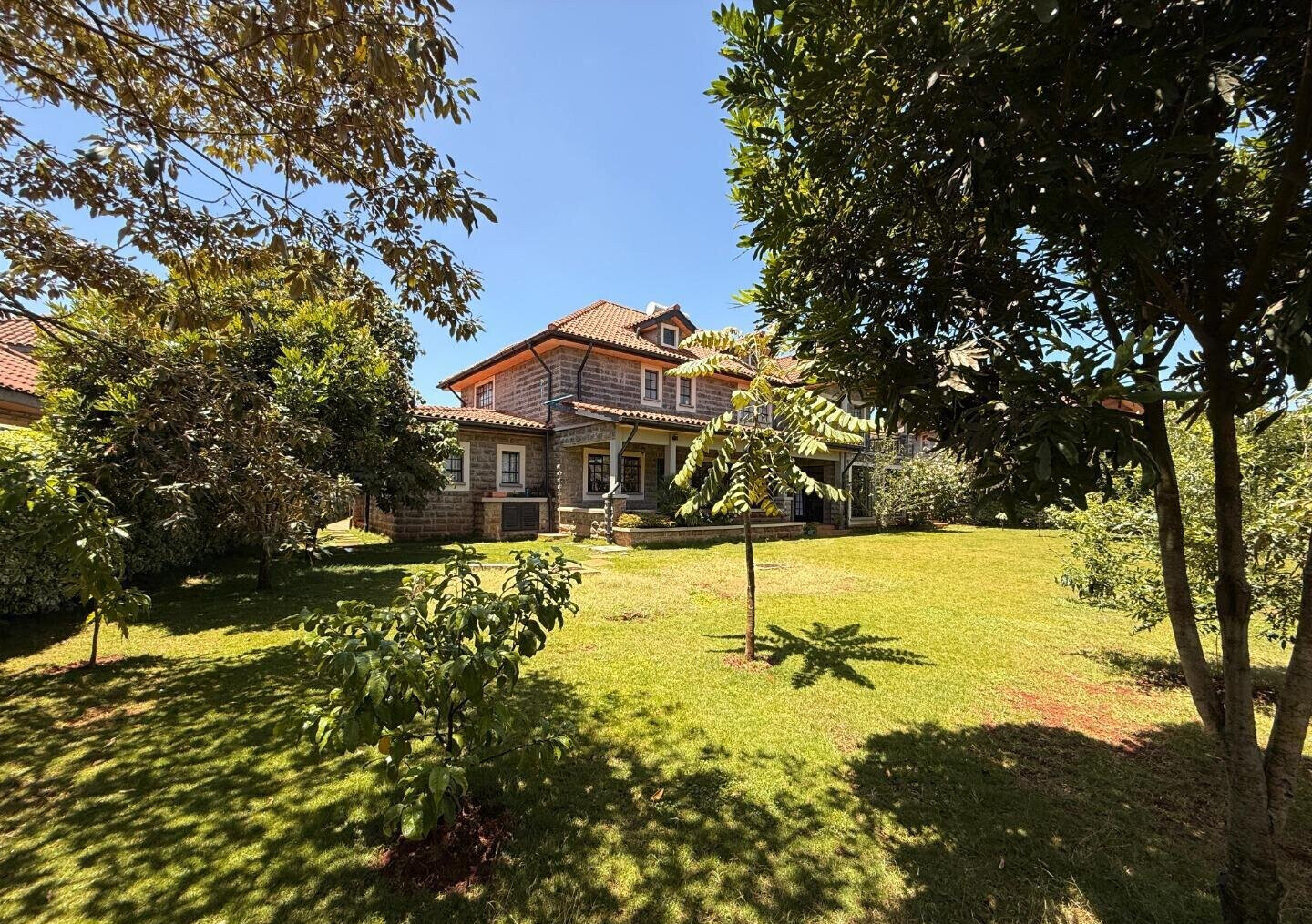 4-Ensuite Townhouse with Home Office & DSQ – Karen