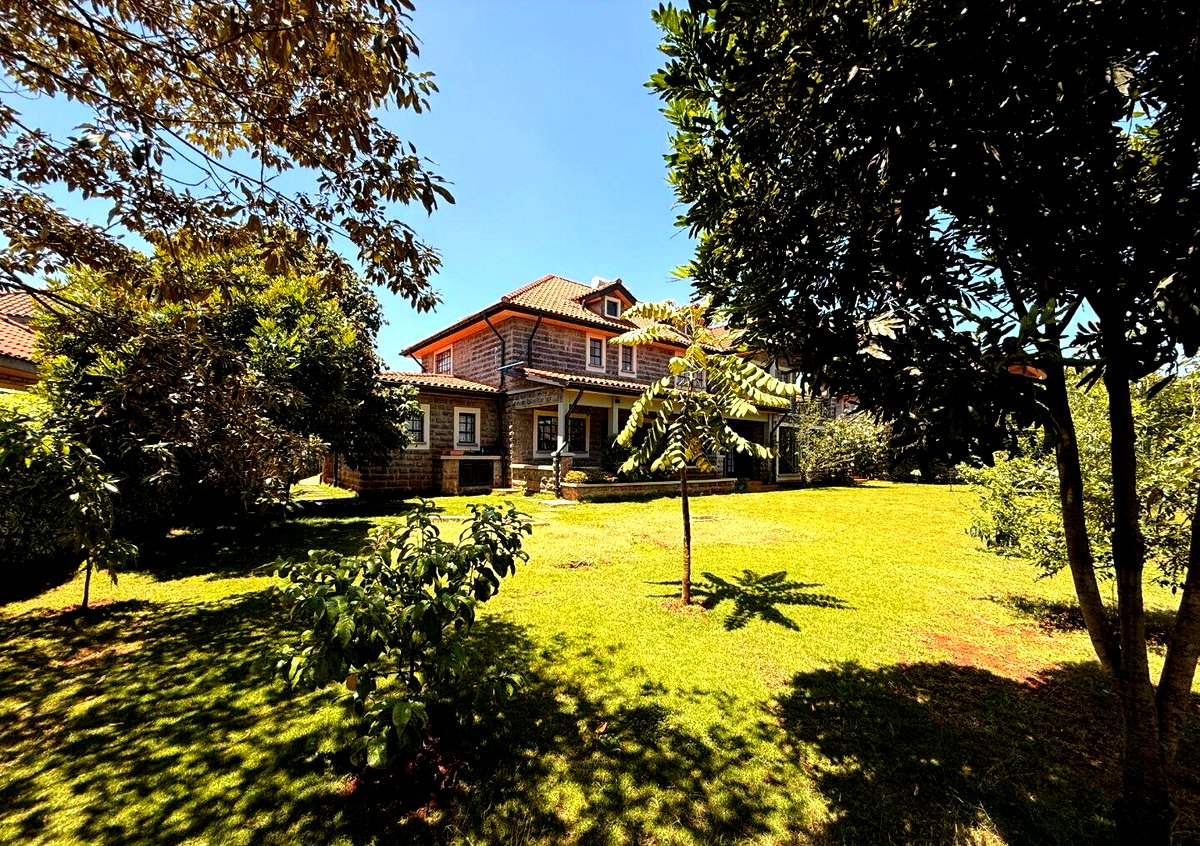 4-Ensuite Townhouse with Home Office & DSQ – Karen