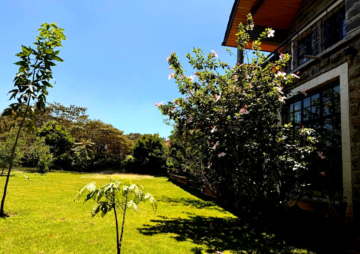 4-Ensuite Townhouse with Home Office & DSQ – Karen