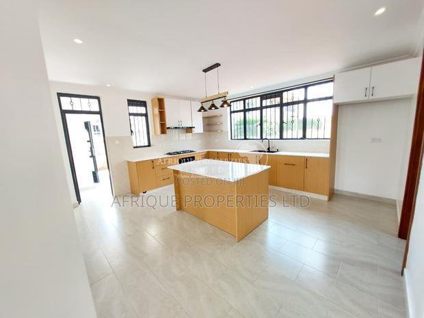 4bdrm Mansion in Near Dmdaykio, Ruiru for sale