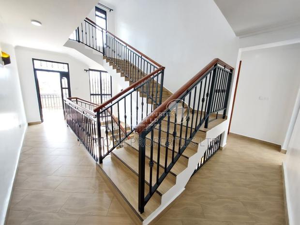 4bdrm Mansion in Near Dmdaykio, Ruiru for sale