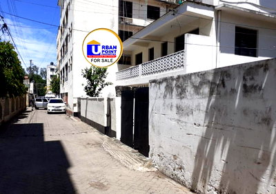 1/8 Acre Commercial Plot with Parking