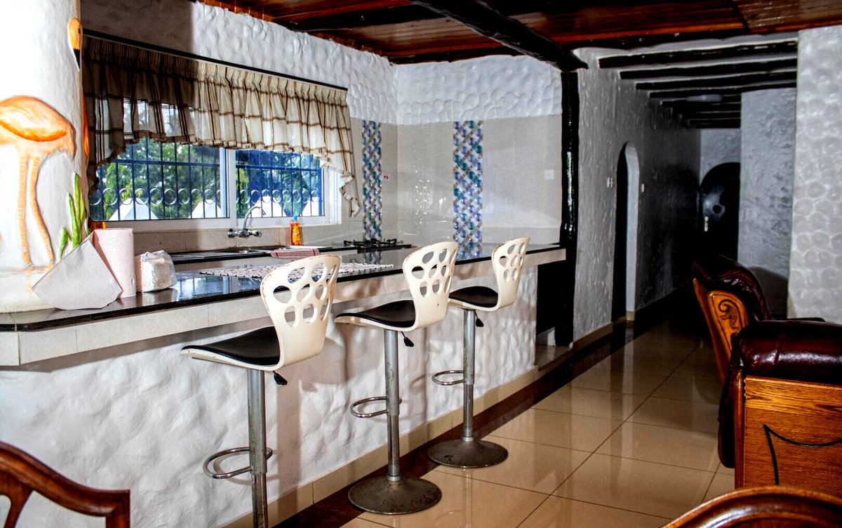 4BR Tudor Creekside Home with Sea Views - Nyali, Mombasa