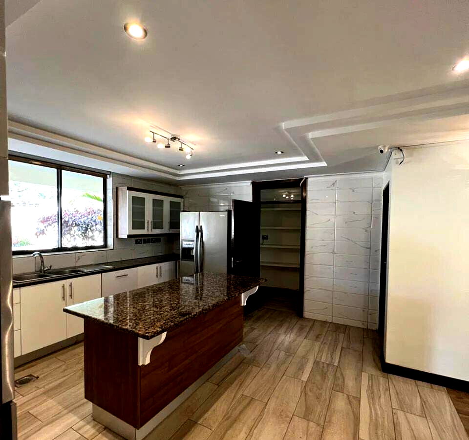 5-Ensuite Townhouse with Backyard Garden & Gated Security - Lavington