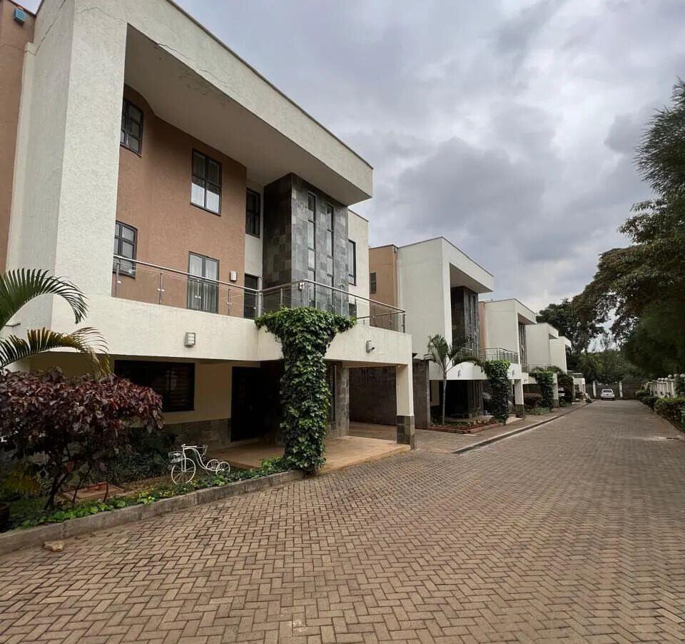 5-Ensuite Townhouse with Backyard Garden & Gated Security - Lavington