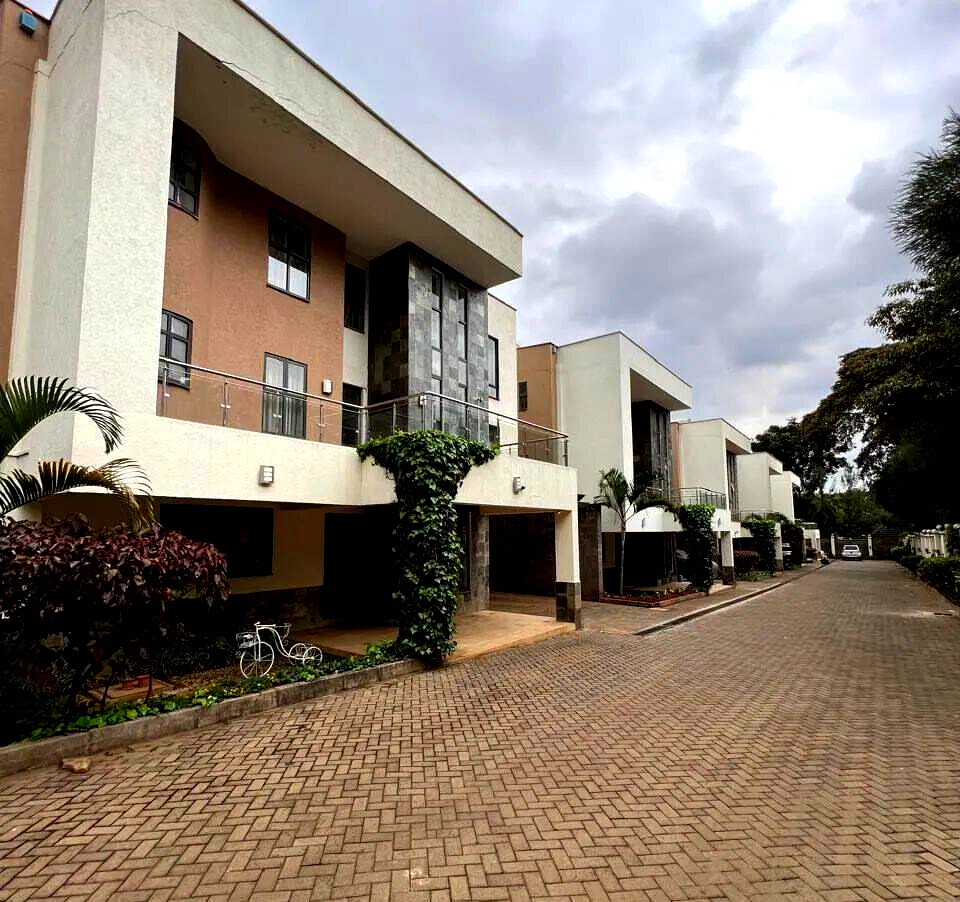 5-Ensuite Townhouse with Backyard Garden & Gated Security - Lavington