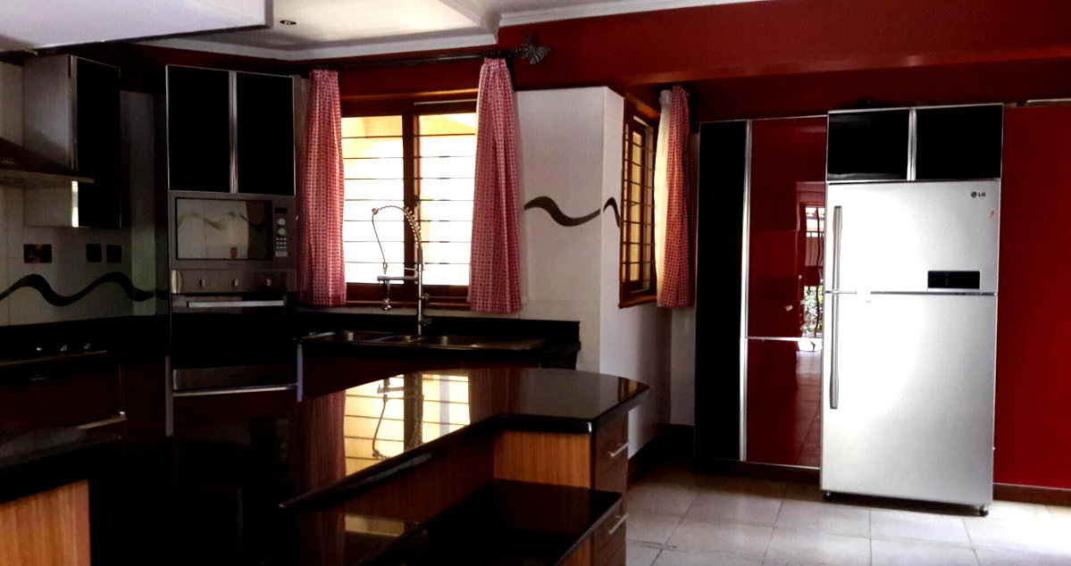 5-Ensuite Townhouse with Fireplace & Private Garden - Spring Valley