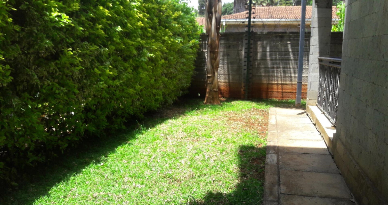 5-Ensuite Townhouse with Fireplace & Private Garden - Spring Valley